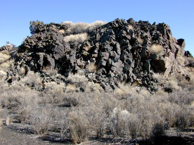Thickness of the flow front, approximately 8 m