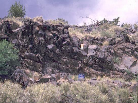 Rare outcrops of the flow interior