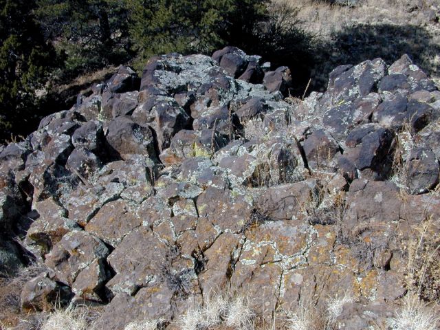 Polygonal pavement on the flow at O'Neill Crater